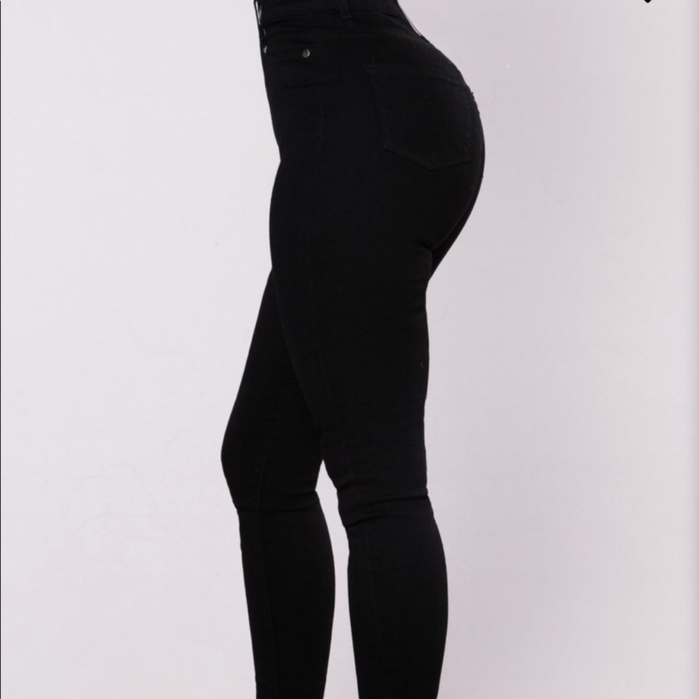 High Waisted Black Jeans🖤